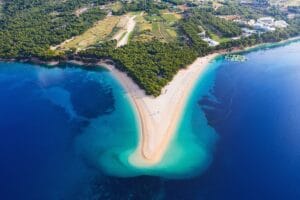 Zlatni Rat : une plage unique en Croatie