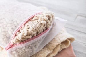 filet sac linge lavage microparticules plastique lave linge vêtements synthétiques