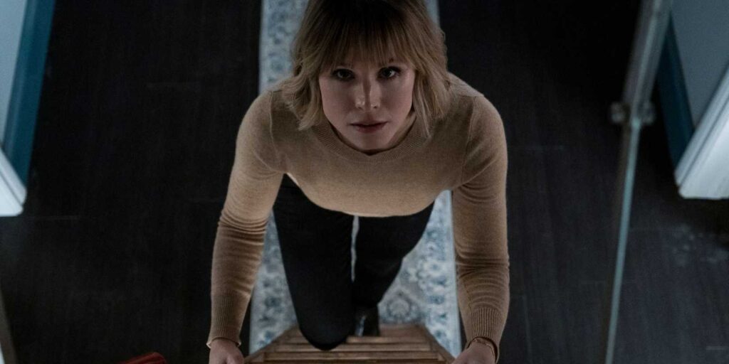 Affrontement final entre Anna et Emma dans La Femme qui habitait en face de la fille à la fenêtre sur Netflix